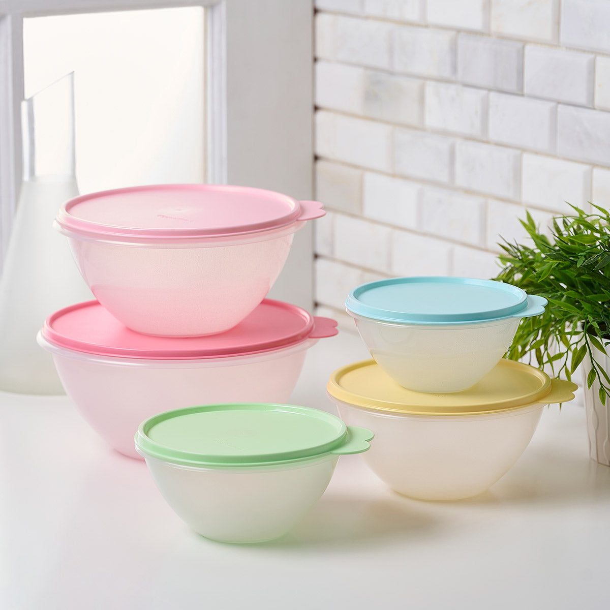 Tupper Ware Vintage Classic Wonderlier® 5 Bowl Set