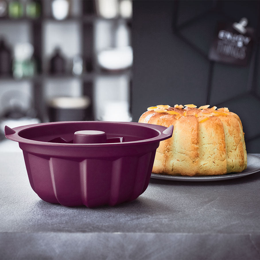 Tupper Ware Silicone Bundt Form