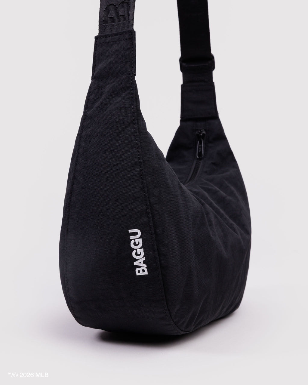 Baggu Medium Nylon Crescent Bag