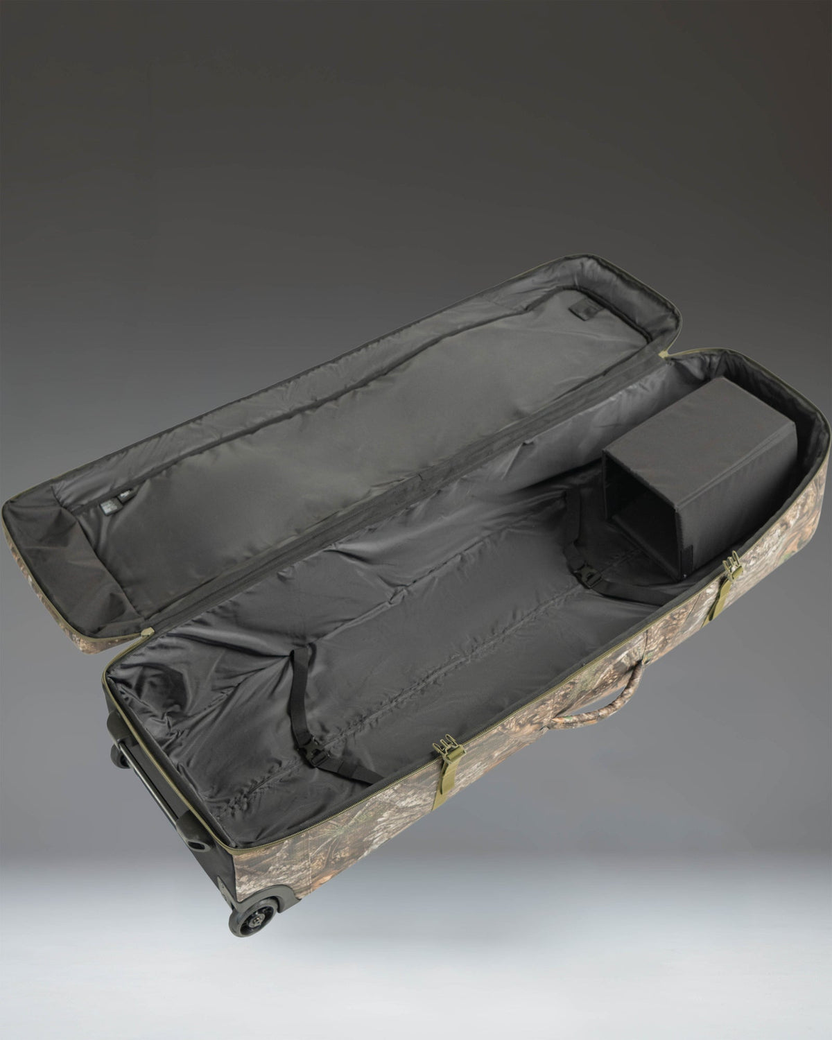 Herschel Supply Co Realtree Herschel Heritage Golf Travel Wheelie Bag